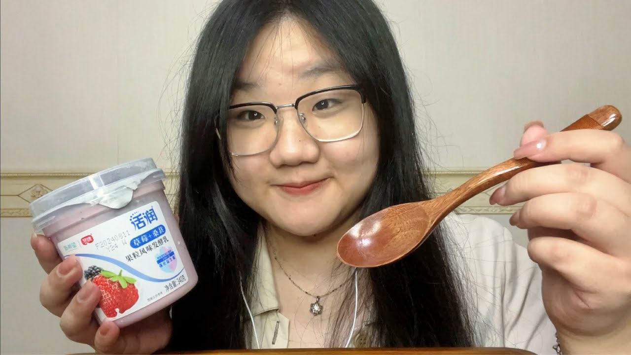 ASMR | Eating Yogurt (WOODEN SPOON)🥛🥄
