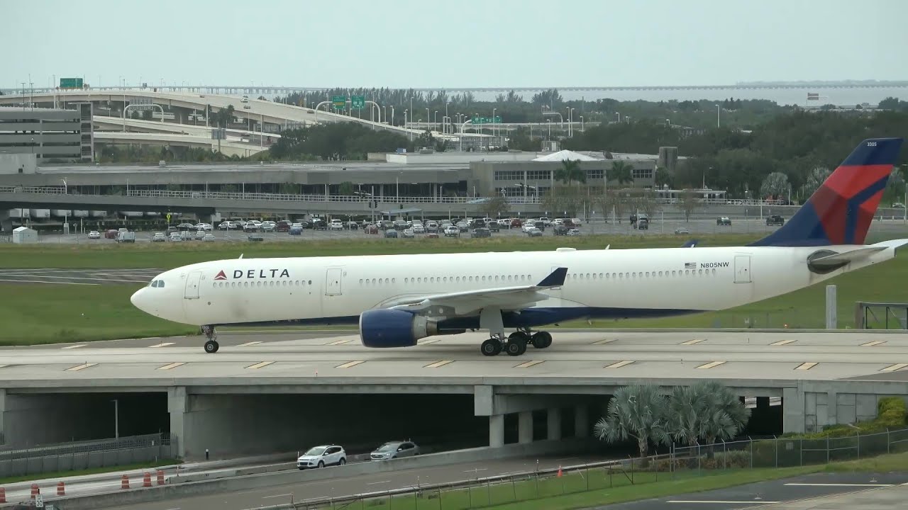 [4K] PLANE SPOTTING SPECIAL LIVERIES, DELTA A330 FOR TAMPA BAY BUCS TAMPA INTL AIRPORT 11/01/20.