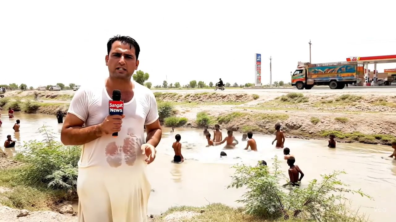 Garmi se preshan or barish ke intazar me jamesabad ki awam ke manazir