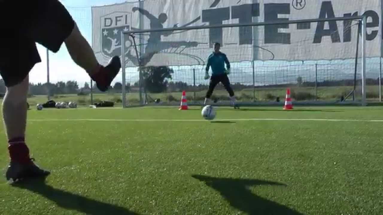 Torwarttraining mit Janik Backhaus am Deutschen Fußball Internat
