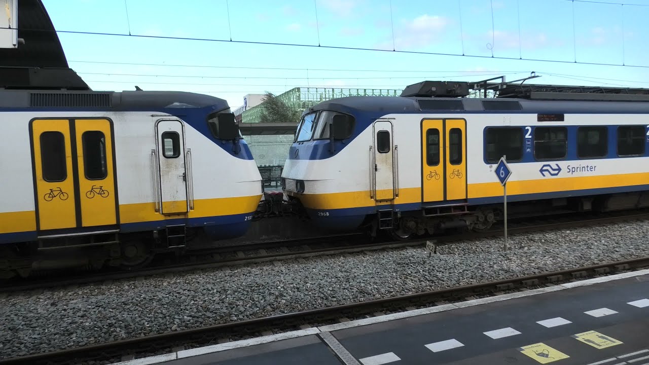 2960-)(-2131-)(-2968 aankomst en verterk, station Rotterdam Lombardijen, 29 OCT 2021