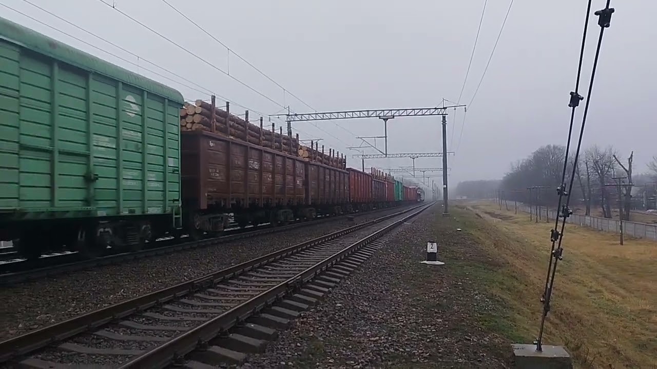ВЛ80с-648 с грузовым поездом следует по перегону Мирадино-Бобруйск 