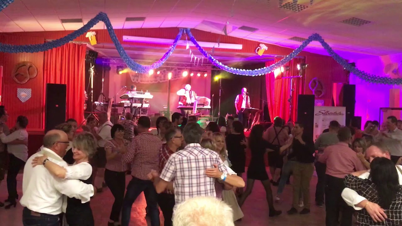 Oktoberfest à Roppenheim animé par les Orig Willerthaler interprètent Timple boarischer