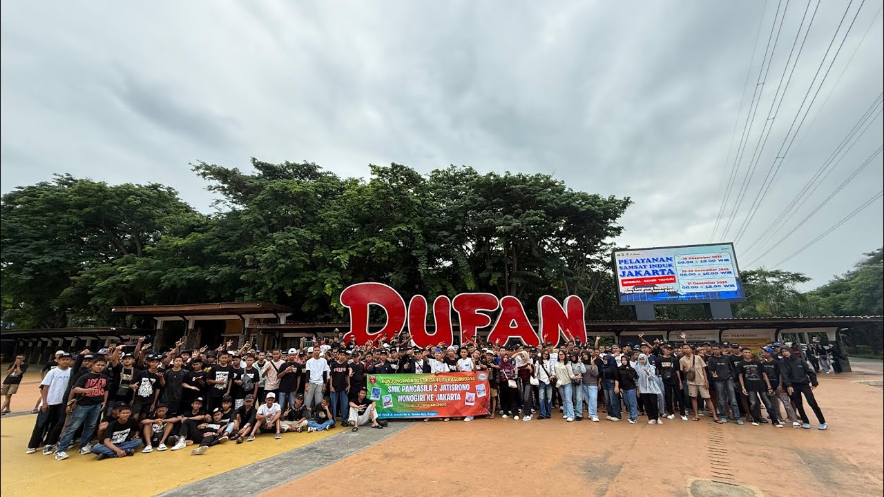 KUNJUNGAN INDUSTRI DAN LITERASI BUDAYA SMK PANCASILA 2 JATISRONO WONOGIRI KE JAKARTA