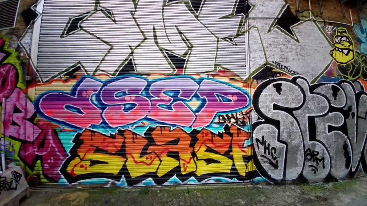 London Graffiti - Grey Eagle street March 2022