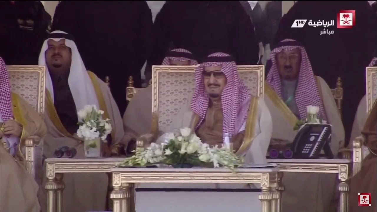 قصيدة الشاعر محمد بن فطيس المري أمام ⁧‫#خادم_الحرمين‬⁩ وضيوفه في حفل ختام ⁧‫مهرجان الابل