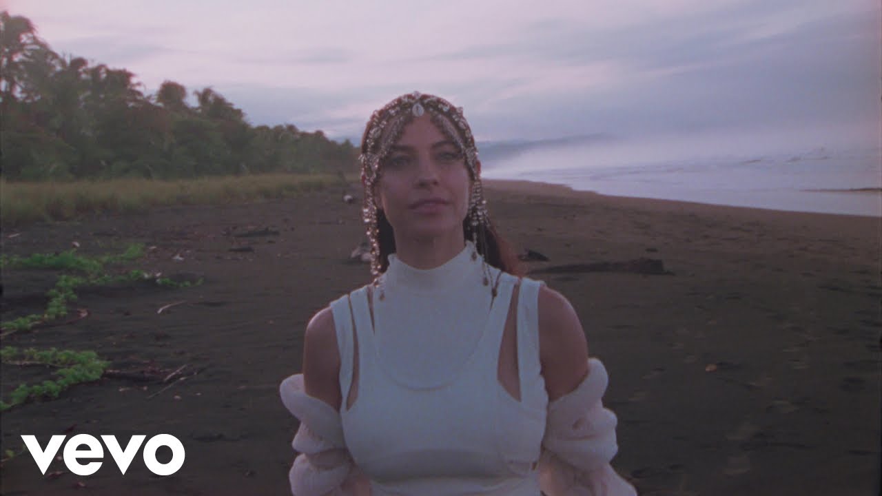 Debi Nova, Fer Casillas - Luciérnagas (Official Video)