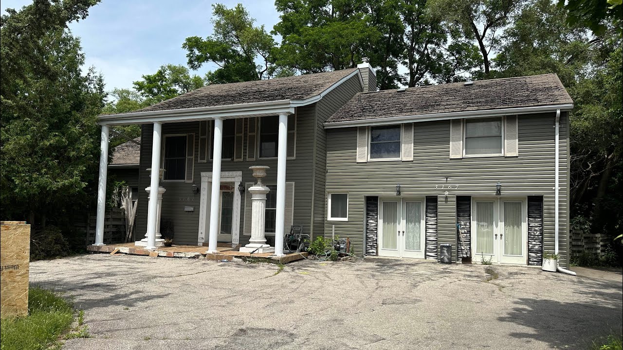 Large ABANDONED 1930s MANSION with everything left behind!