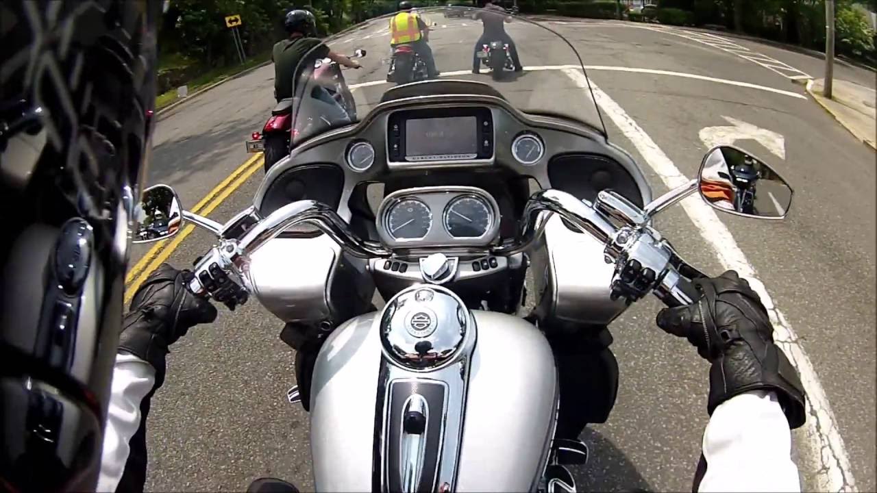 2016 Harley Davidson CVO Road Glide Ultra Motorcycle Review