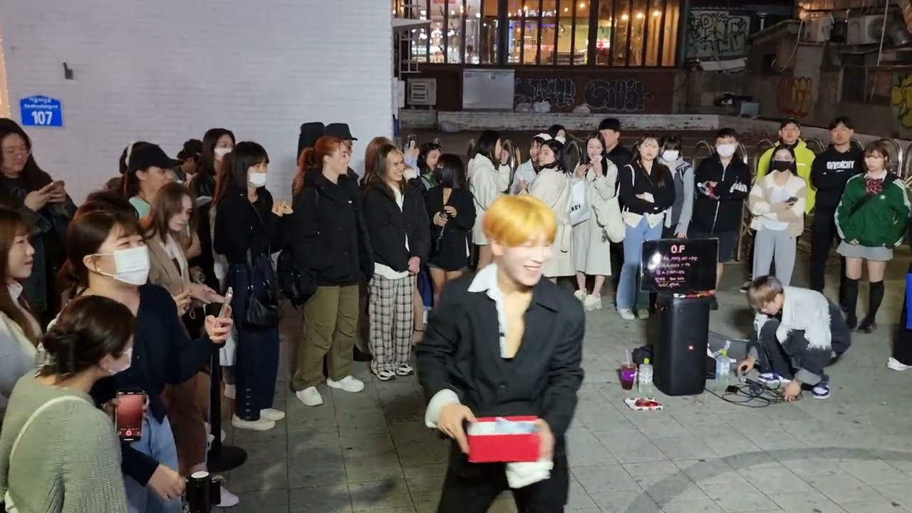 [STREET ARTIST] ONEOF. INTERACTIVE HONGDAE BUSKING. 230323.