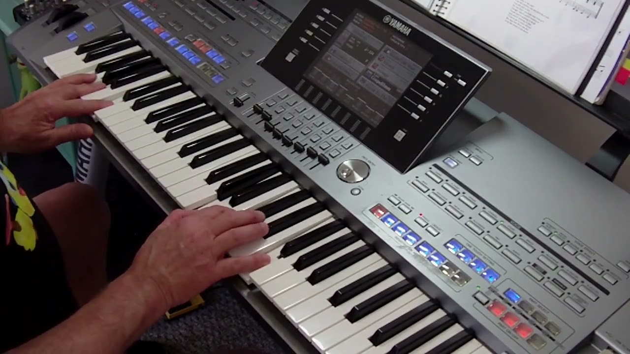 Wired To The Moon (Cover) - Yamaha Tyros 5