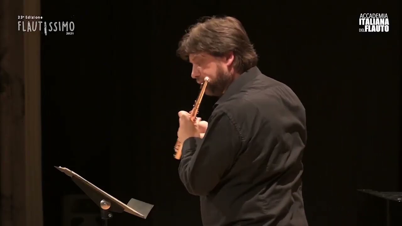 Andrea Oliva plays Sonata in A major Op. 13 by G. Fauré