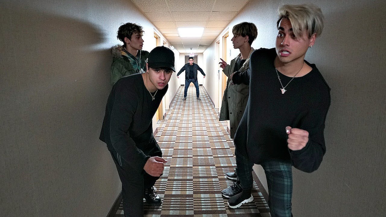WE WENT INTO A SPOOKY HOTEL!