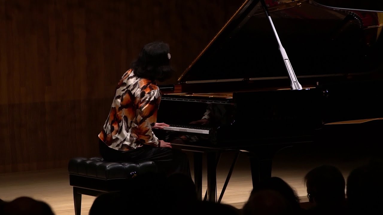 Kimiko Ishizaka plays Bach, Kunst der Fuge, in the Elbphilharmonie, part 1