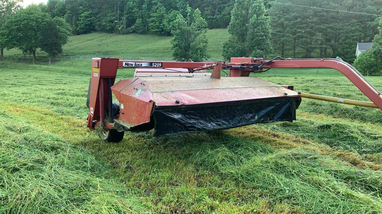 New Idea 5209 Mower Conditioner