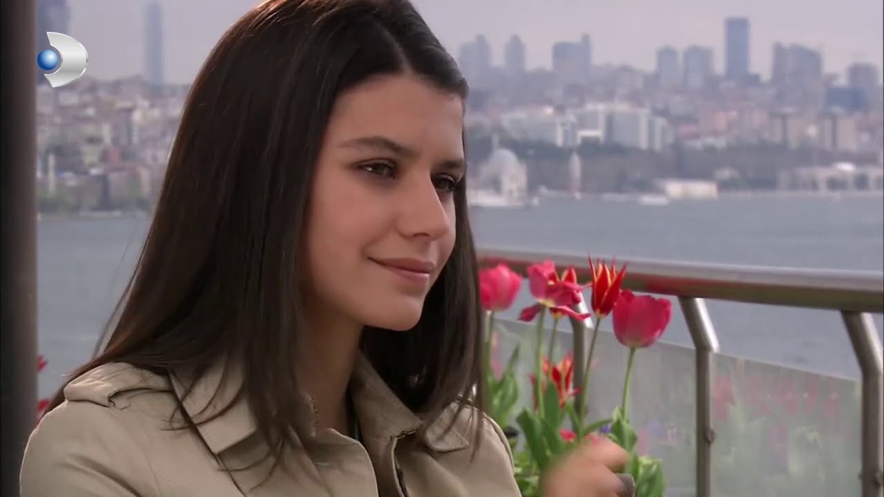 Fatmagul - Fatmagül is very impressed by her Istanbul tour with Kerim ❣ - Section 33