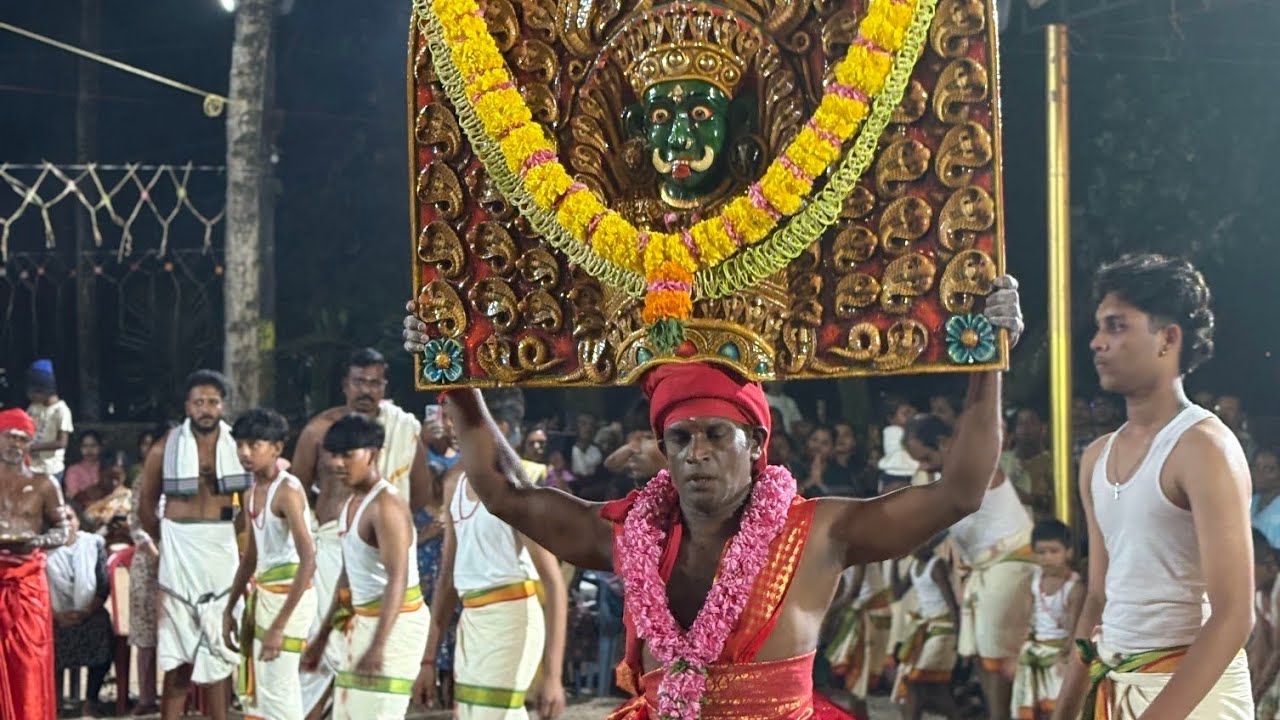 മുടിയോടൊപ്പം മണി നാഗങ്ങൾ പാട്ടിൽ കുത്തിയോട്ട  ചുവട്  #temple