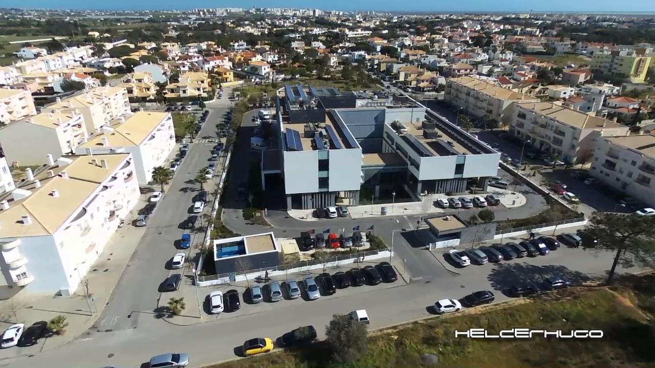 Vista aérea do Hospital Particular do Algarve Gambelas Faro (Parrot Bebop 2 Drone)