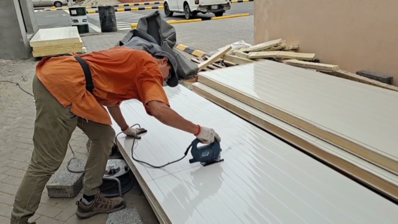 Sandwich Panel cutting Prepairing for cold Room Door