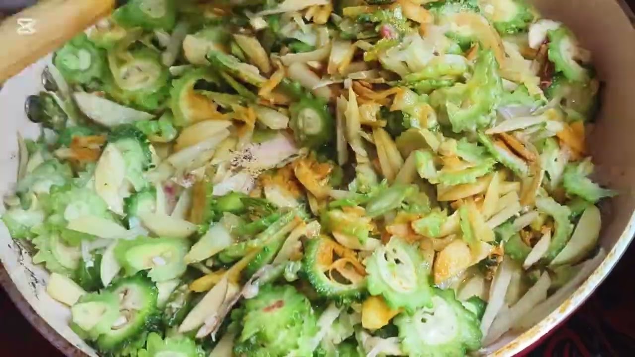 করলা ভাজি এভাবে ভাজলে একদমই তিতা হবেনা #food #homecuisine #seafoodrecipes #