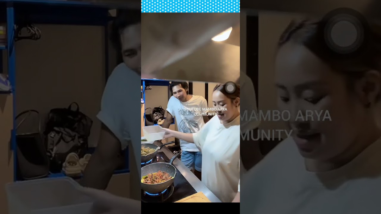 Terngakak Pinkan Mambo Masak Ditemani Suami
