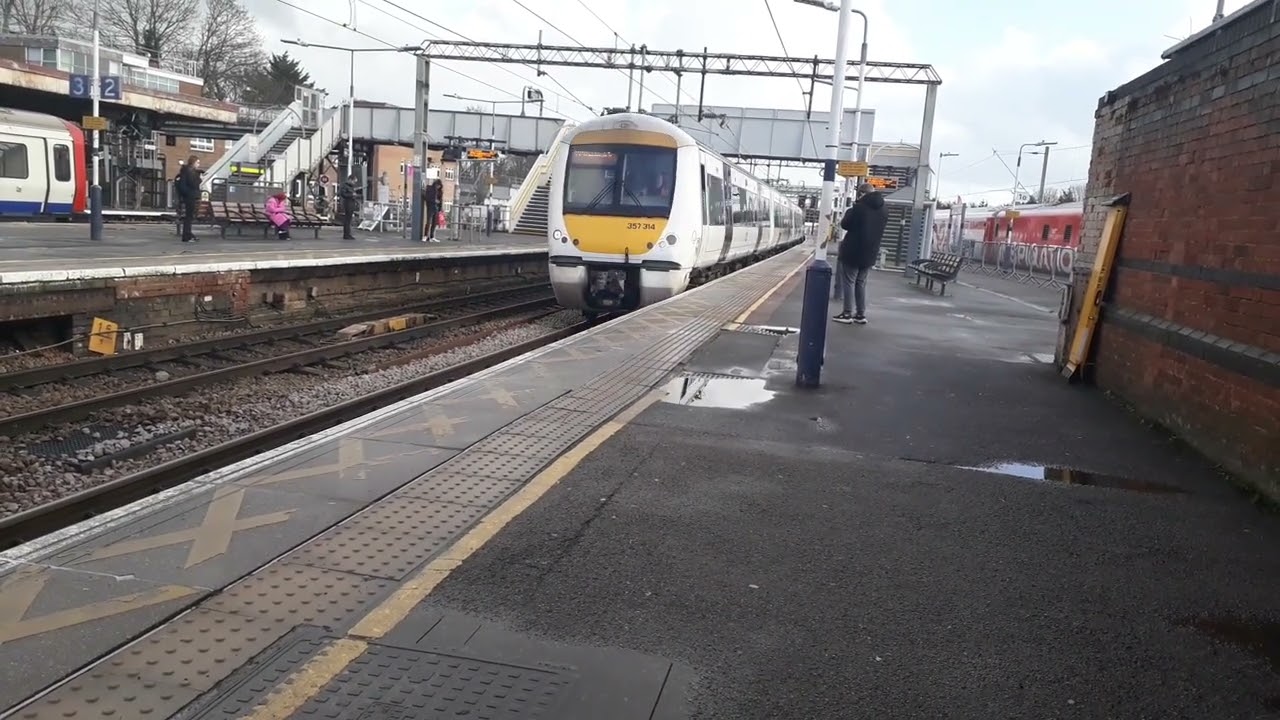 357 314 pulling into upminster to fenchurch street 