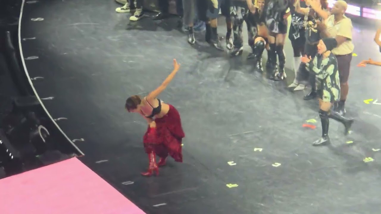 Lady Gaga - How Bad Do You Want Me? / The Edge of Glory Live Mayhem Ball (Miami)