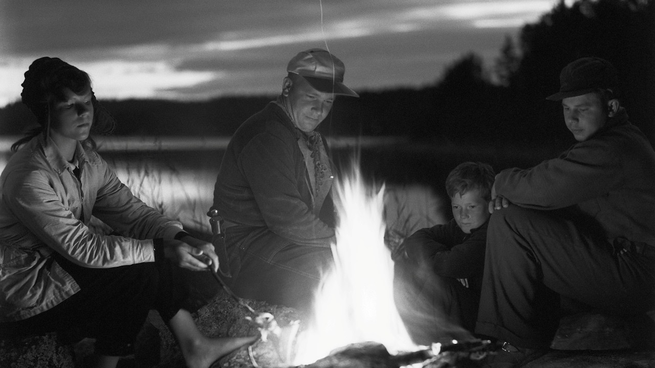 Suljin kameran hetkeksi avautuu  - Veikko Leppäsen muistolle