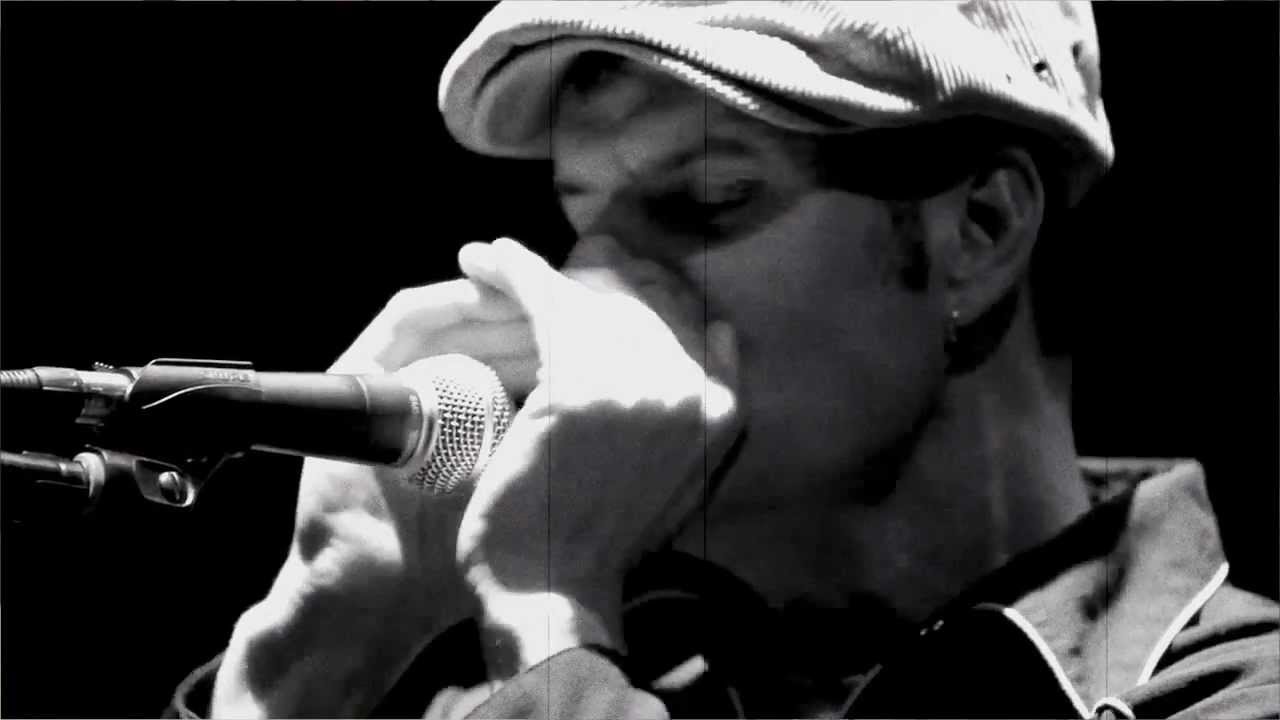 British Bluesman Tom Walbank is the Harmonica Guru in Tucson