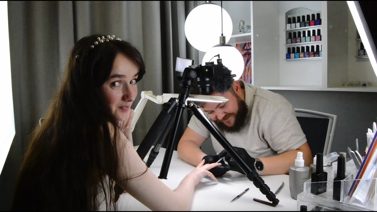 CAN I TEACH ANYONE?? - BOYFRIEND DOES MY NAILS