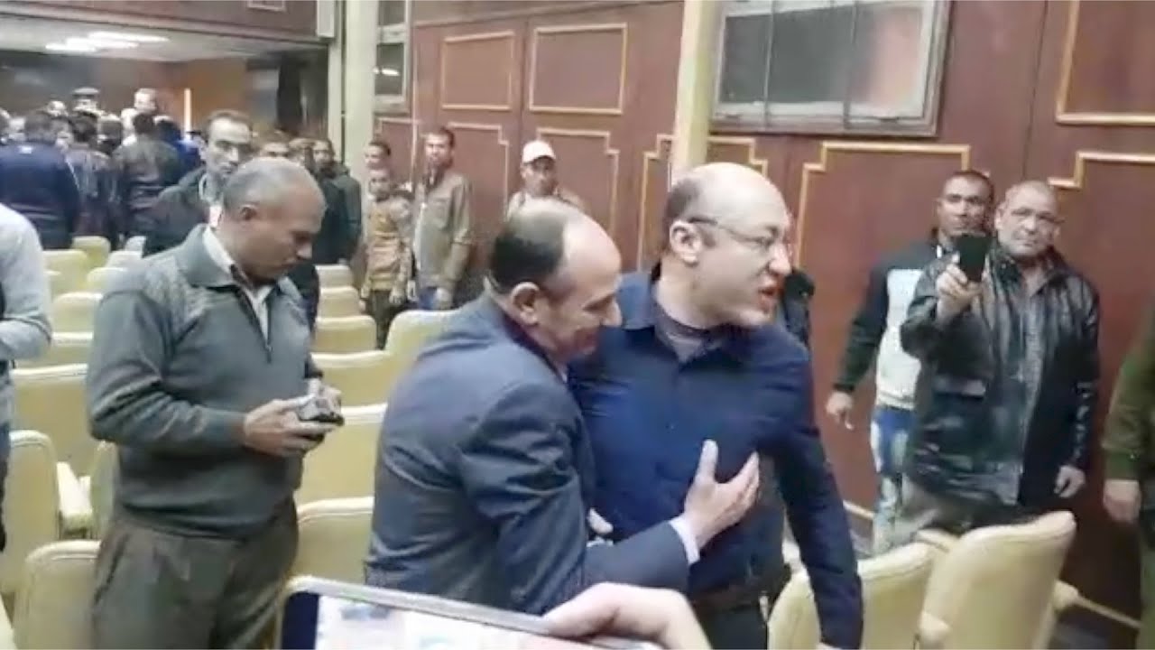انهيار والد البنا بعد الحكم على راجح   ومحامي المتهمين: يحيا العدل