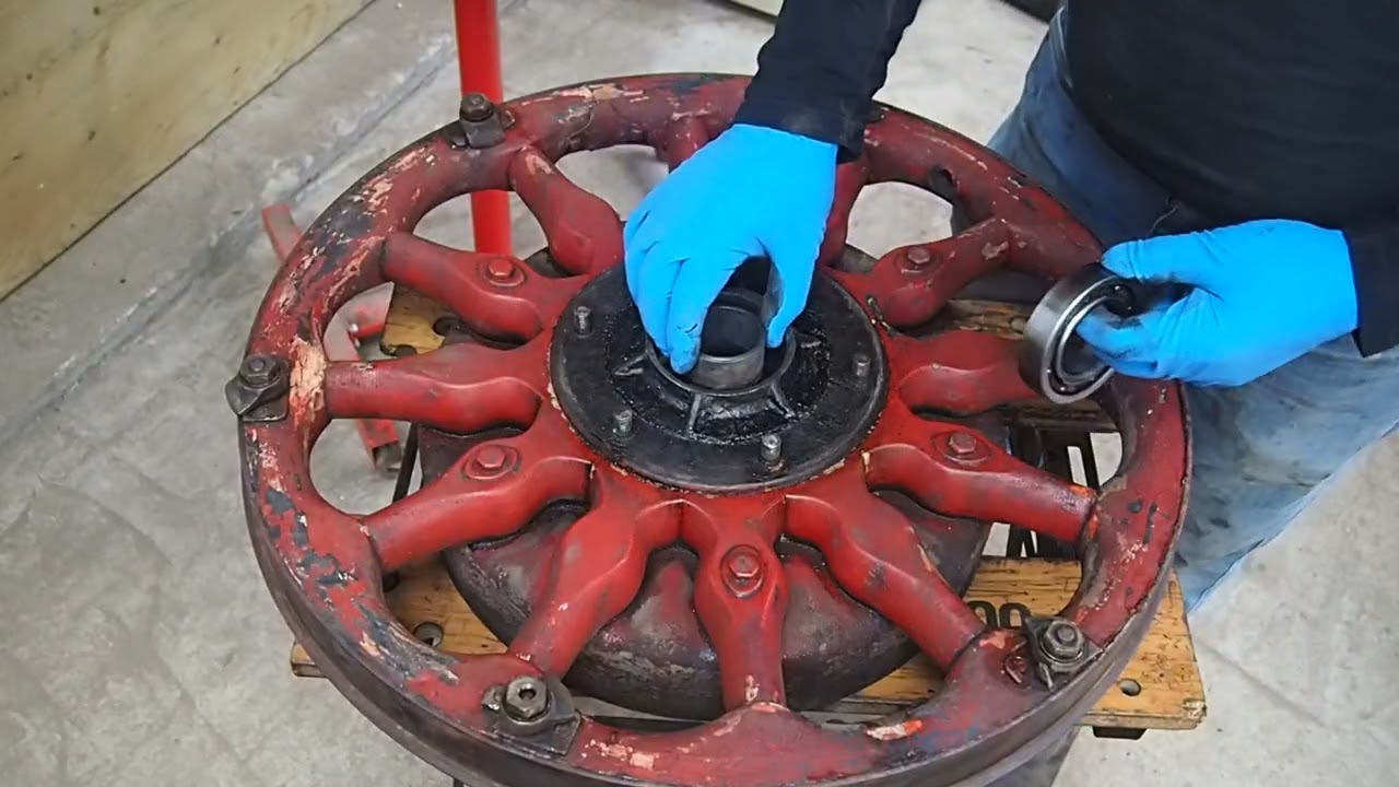 1914 Pathfinder brake, wheel and hub assembly.