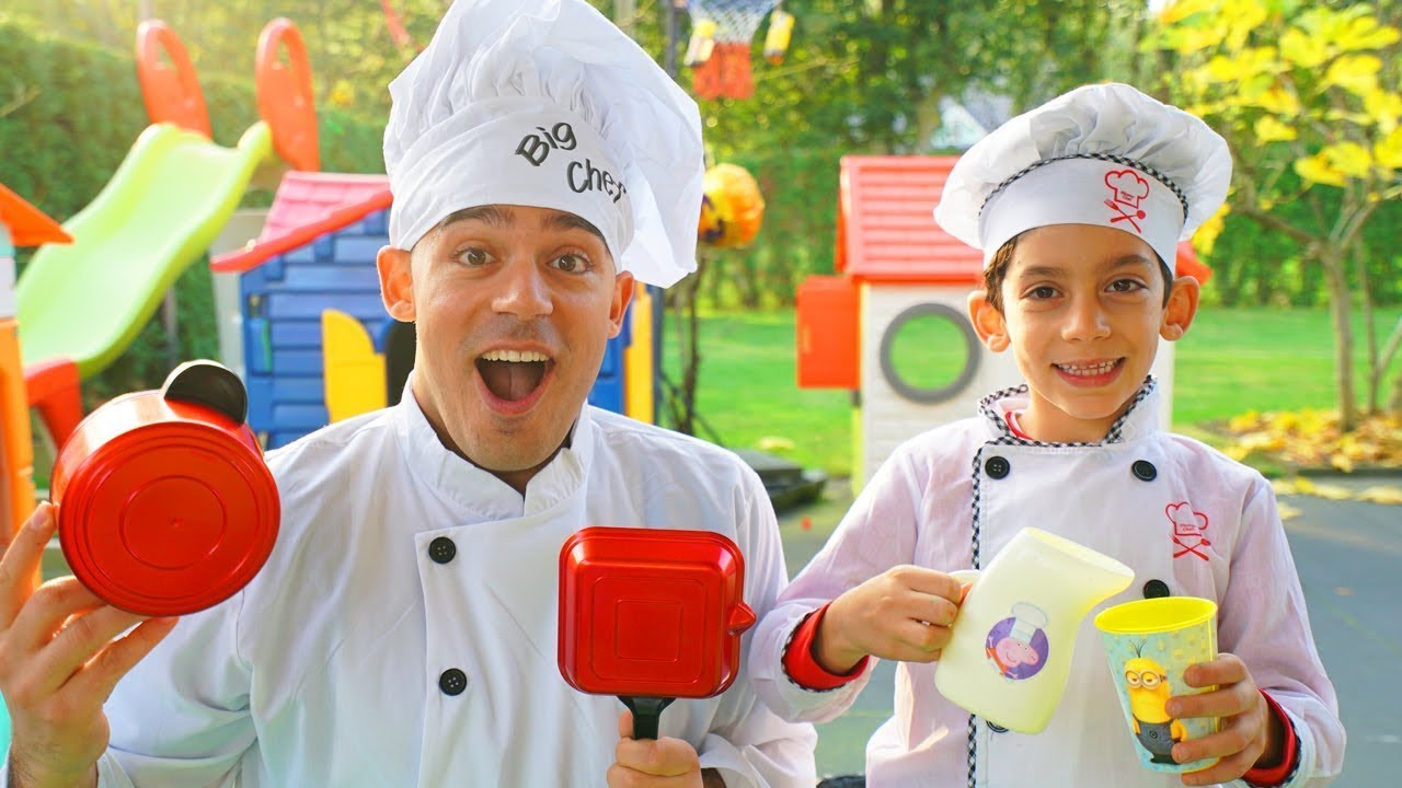 Jason diventa uno chef nel suo ristorante. Ottimo cibo in un caff&egrave; immaginario | Jason Vlogs Italia