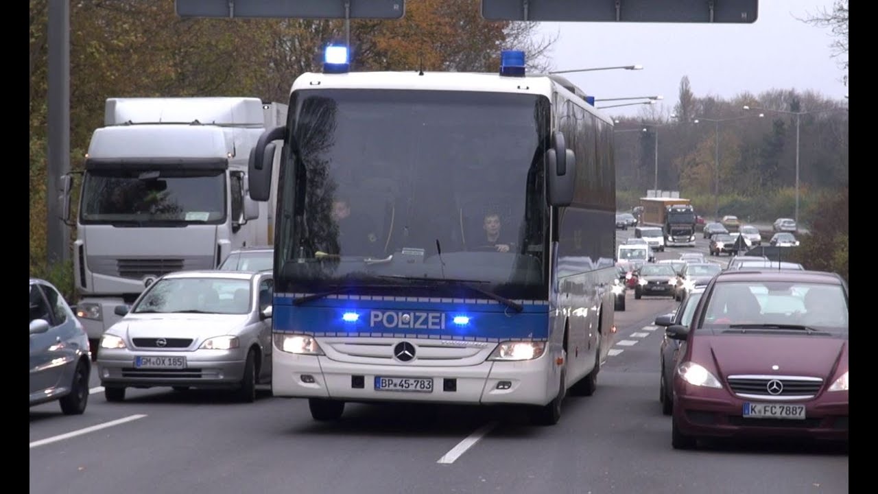 Polizeieinsatz in Leverkusen am 29.11.14 - Derby zwischen Leverkusen und Köln