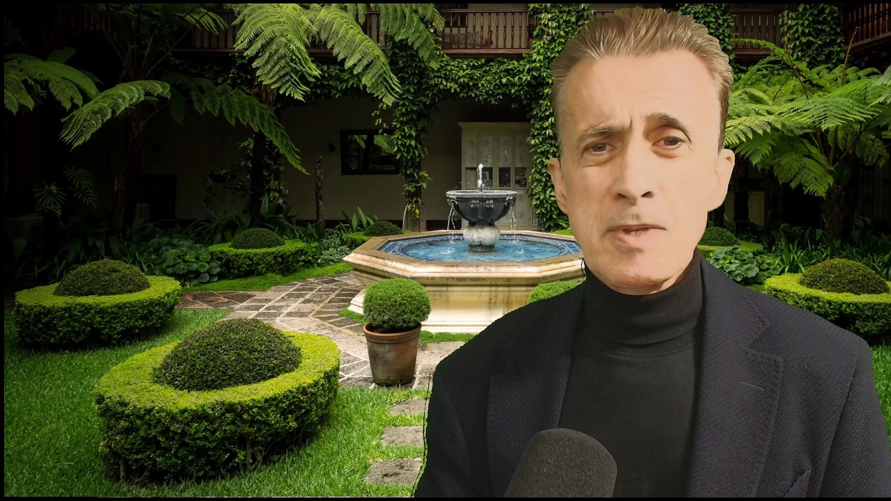 Трамп падает со скалы