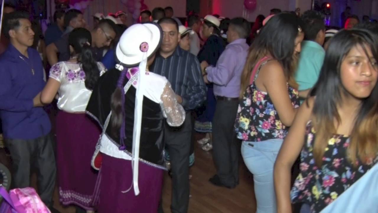 POLIVIO MAYANCELA Y SU ACORDEON  Y ZARUMA FILMACIONES  EN BRONX PARTE 2