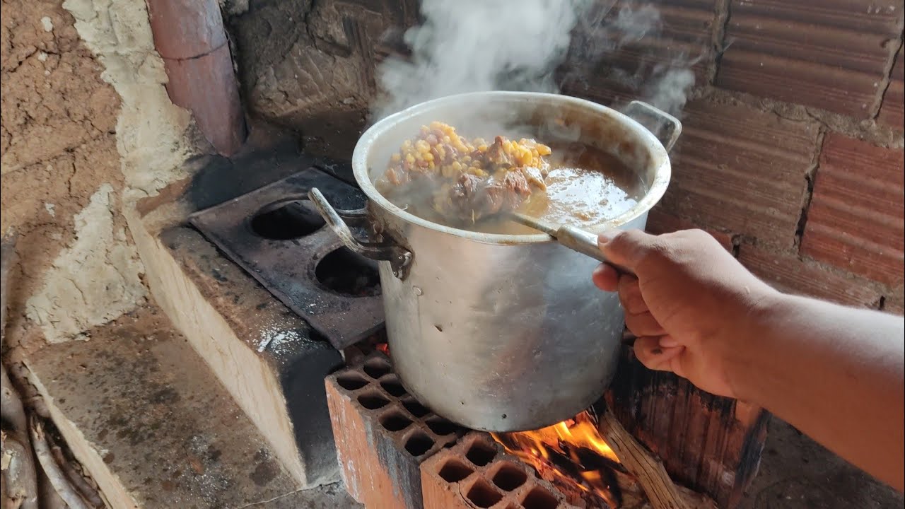 ALMOÇO DE HOJE FOI MUNGUNZÁ DE SAL