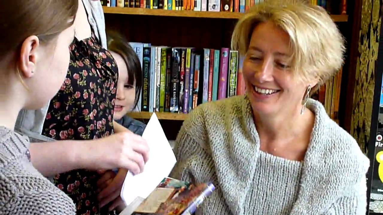 Emma Thompson & Scoular Anderson at Bookpoint, Dunoon.