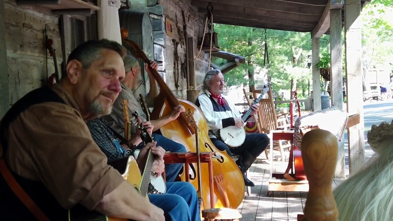 Life on an Ozark Farm - The Homestead Pickers