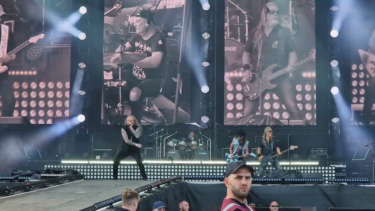 Kabát - 04 Dole v dole - Praha 2.6.2023