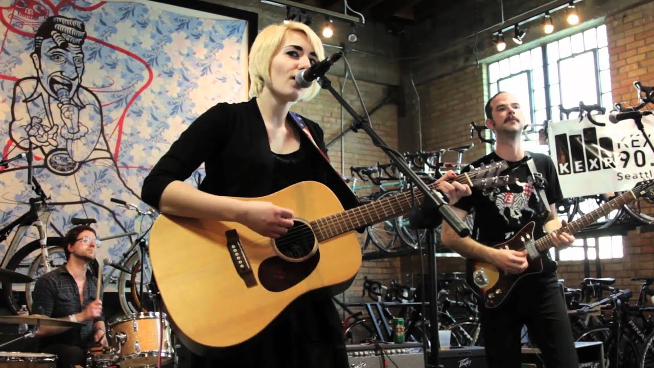 Jessica Lea Mayfield - Blue Skies Again (Live on KEXP)