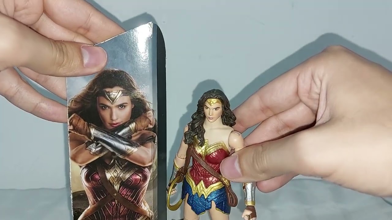 Wonder Woman - Justice League DC Multiverse Mattel Español