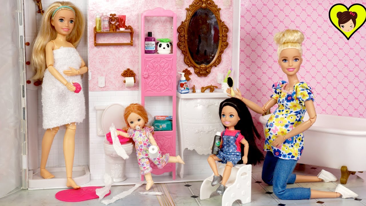 Familia Roberts Rutina de Ma&ntilde;ana en Casa de mu&ntilde;ecas Barbie