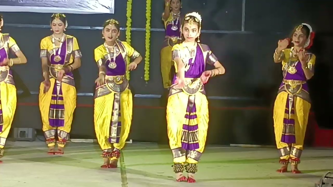 #bharatnatya#dancelove#girlsgang#beautiful