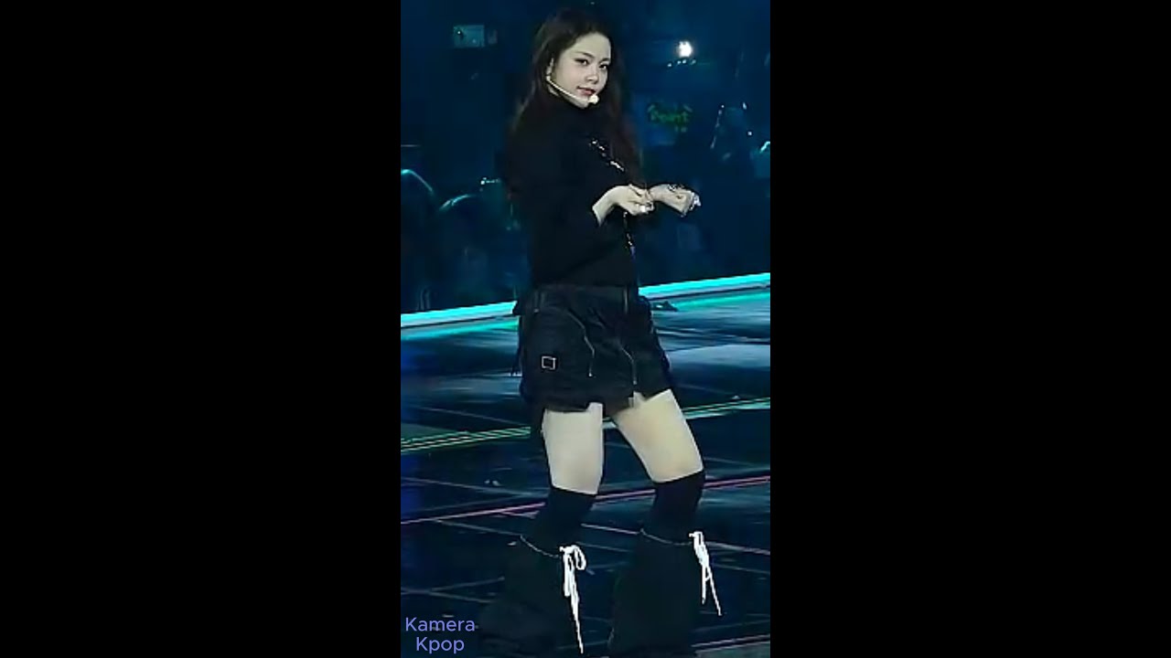 251225 Carmen Hearts2Hearts ''Focus'' Fancam