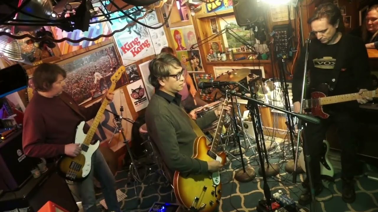 Basement Apartment: Simple Girl