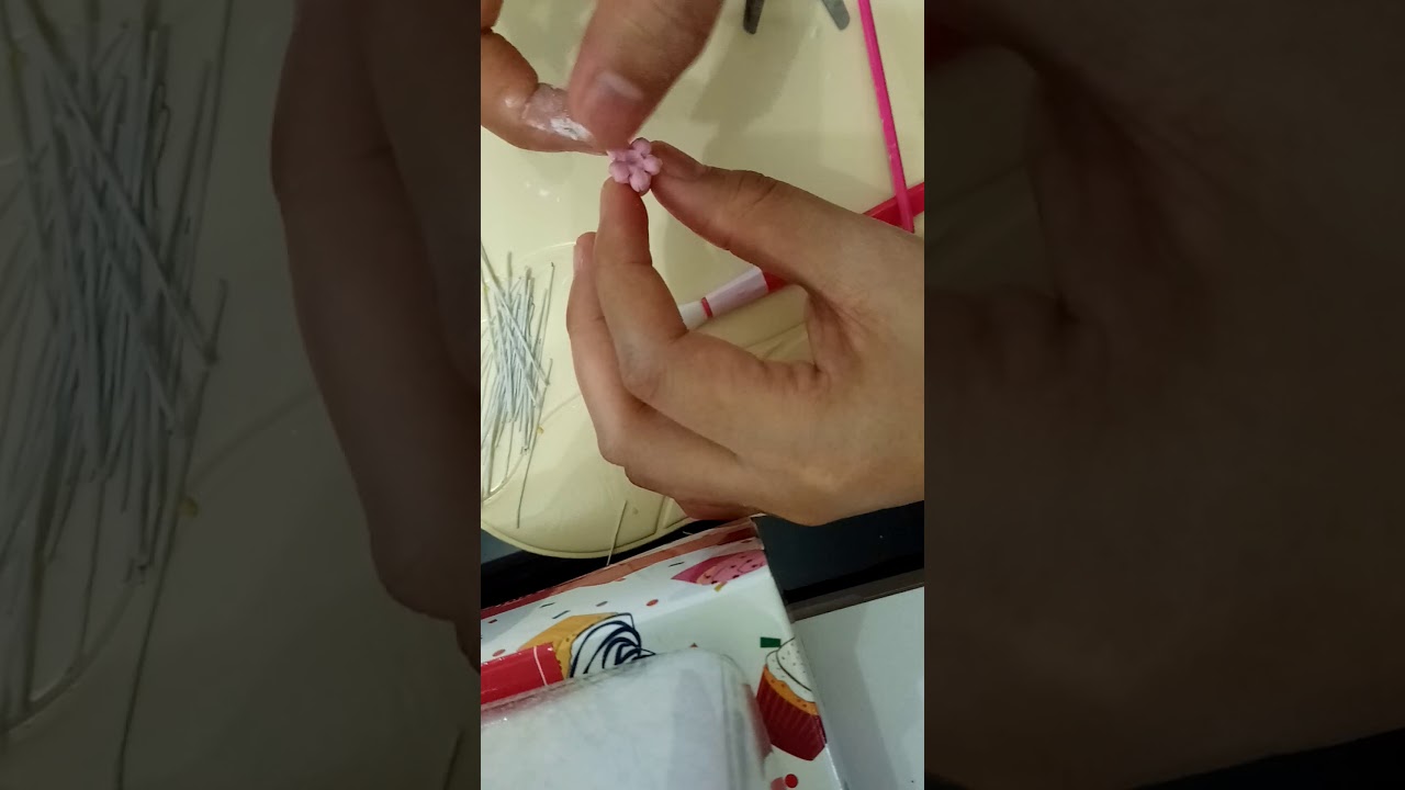 How to make  hand pulled sugar flowers