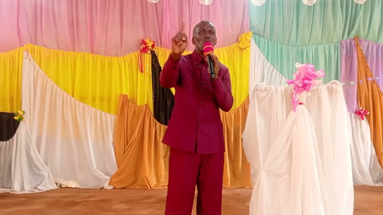 Unapitia mangumu na Bado upo Mungu anakusudi na wewe usikate tamaa mtumikie Mungu Kwa moyo wote.