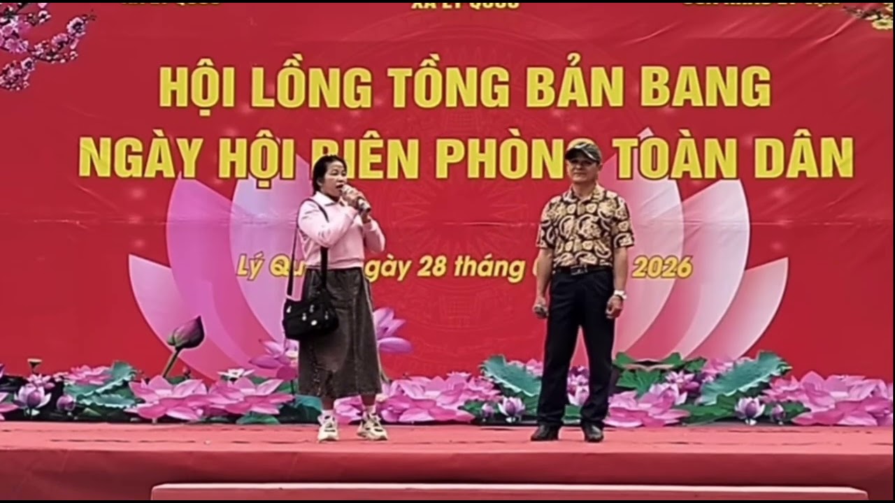 Gặp Xuân Chuyền - Hồng Thơm hát lượn đối đáp trong lễ hội Bản Bang