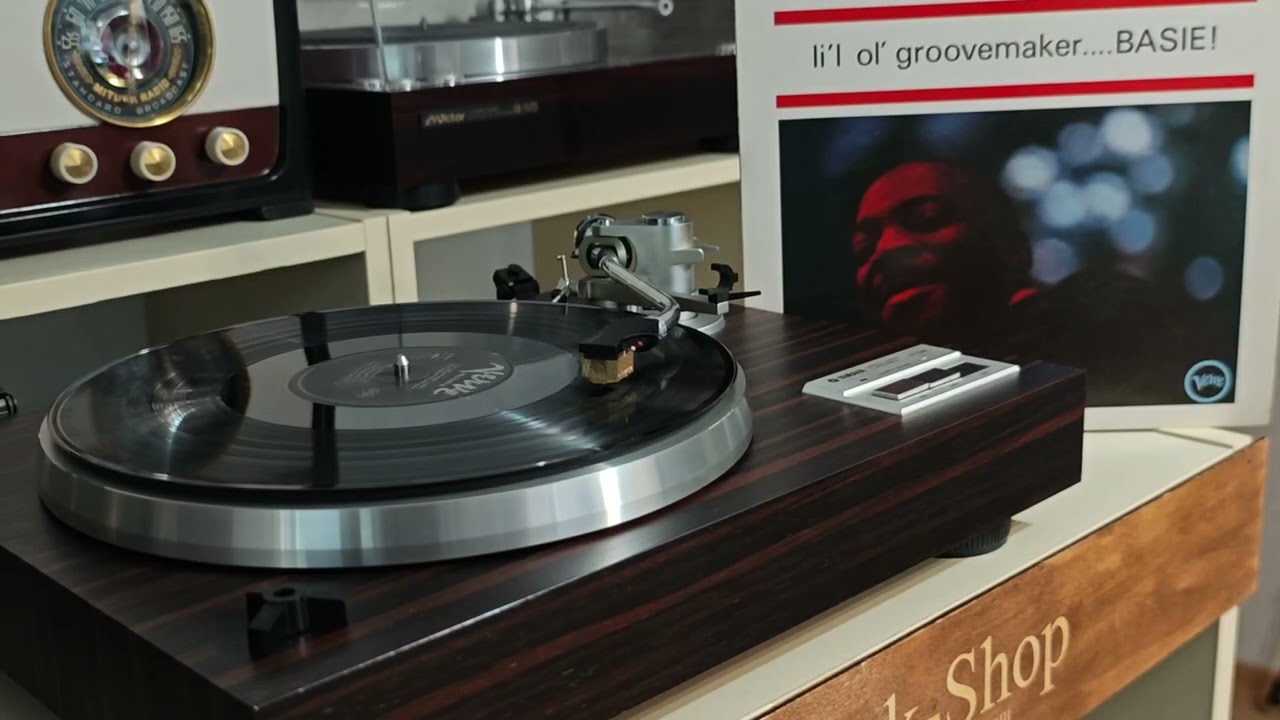 Count Basie And His Orchestra* &ndash; Li'l Ol' Groovemaker... Basie!